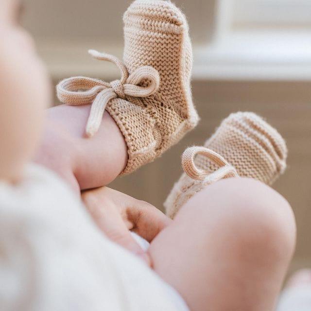 Hvid cheap baby booties